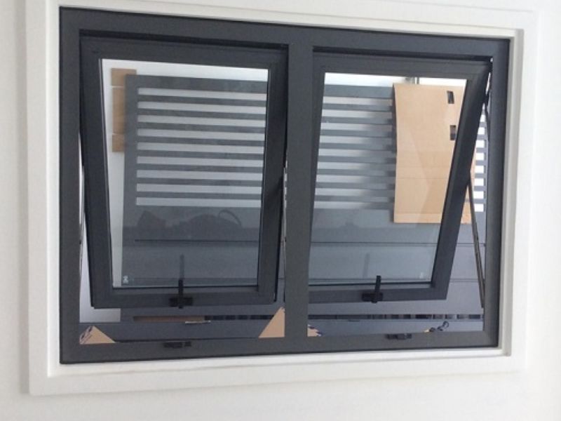 Cửa nhôm Việt Pháp mở hất