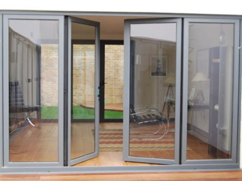 cửa nhôm Việt Pháp mở quay 