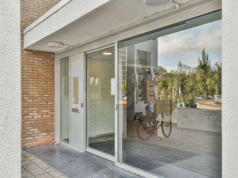 giá cửa kính cường lực