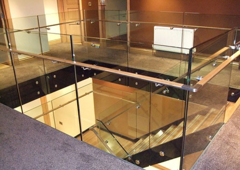 Cửa kính cường lực là gì