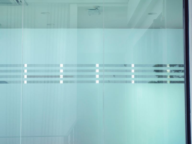 Vách kính cường lực mặt dựng