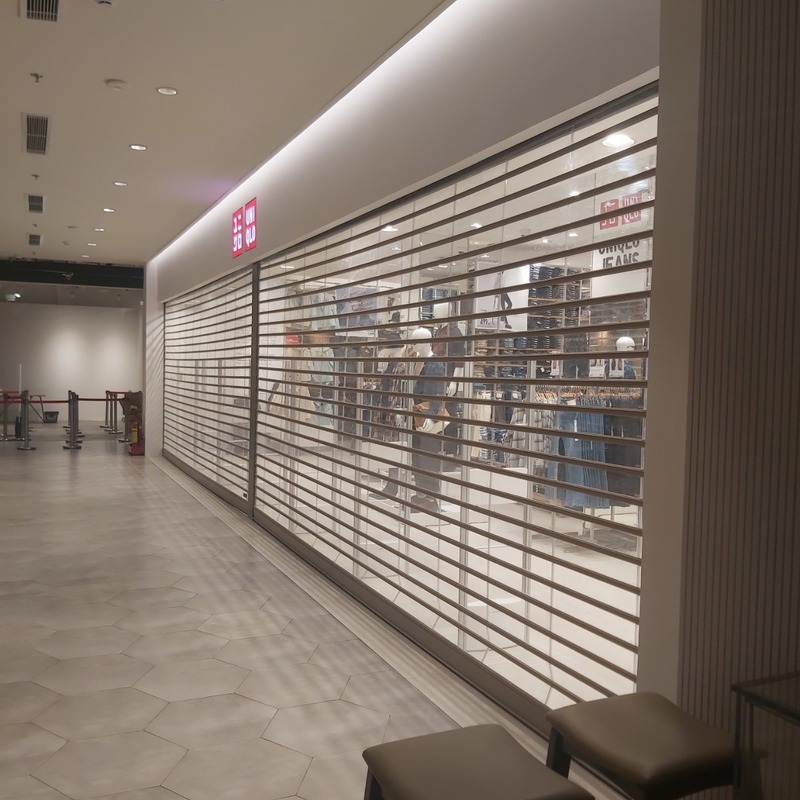 cửa cuốn trong công trình thương mại