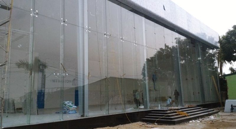 vách nhôm kính thông tầng